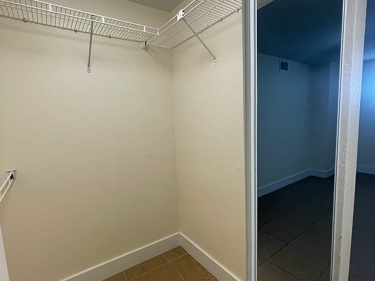 2811 N Oakland Forest Dr #102 — Photo 13