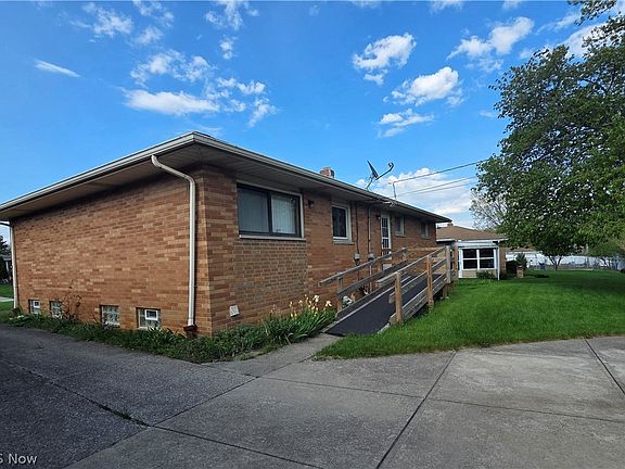 5th image of 1423 Roanoke Dr
