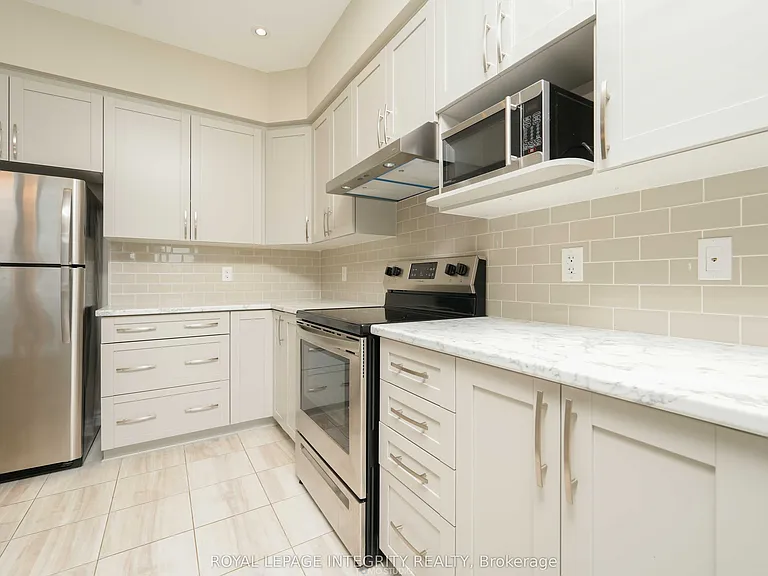 446 Markdale Ter — Photo 13