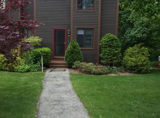 30 Thornhill Rd, Stratham, NH 03885