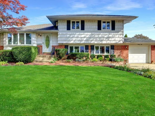 29 Lane Avenue, Plainview, NY 11803