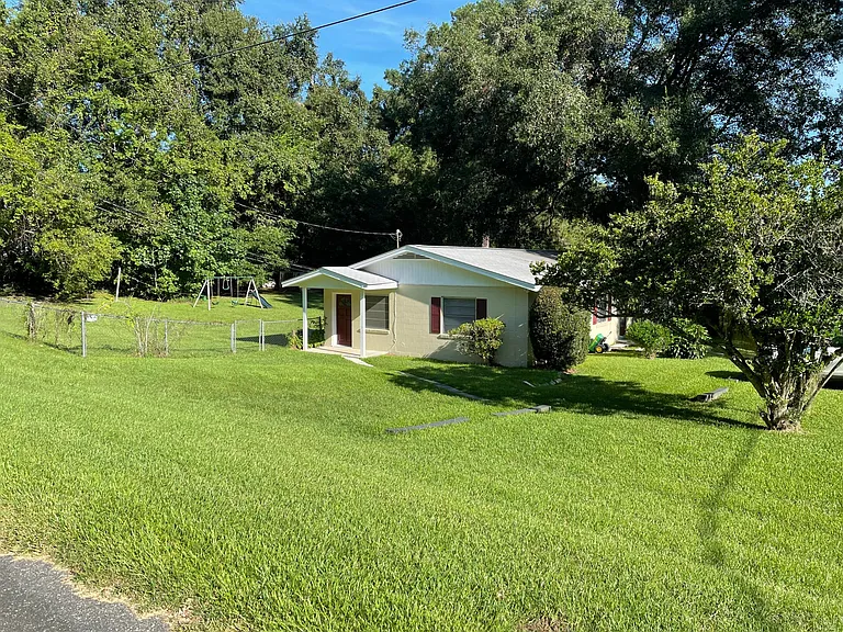 1300 Waterline Dr — Photo 1