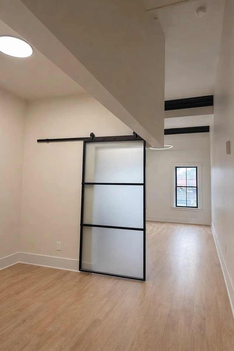 Building Photo - 411 W 1st Ave #307