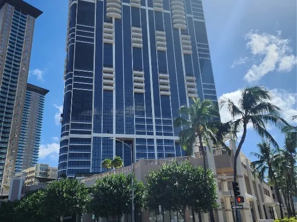 600 Queen St APT 1707, Honolulu, HI 96813