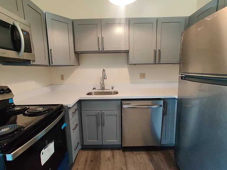 927 N 96th St #16 — Photo 8