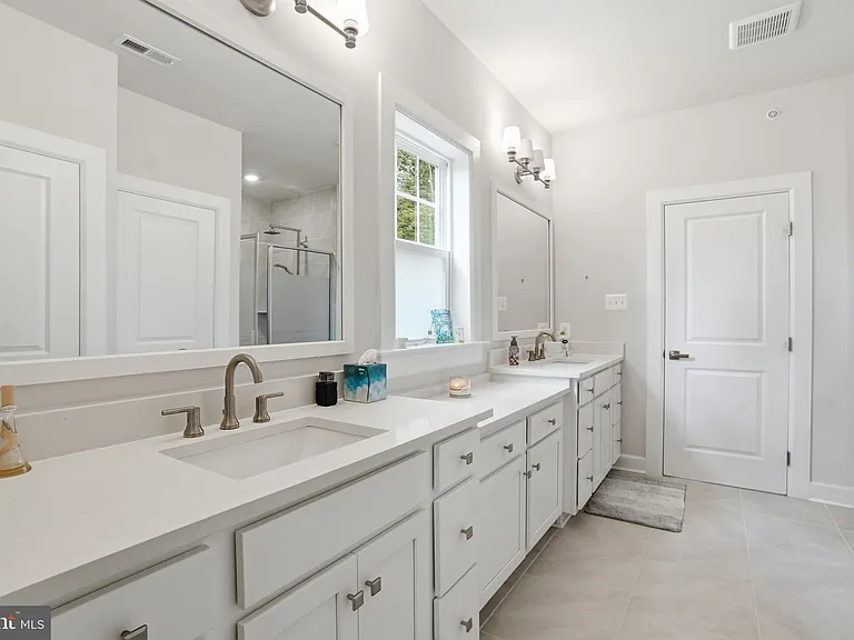 411 W Ponds Edge Dr — Photo 51