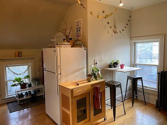 4th image of 2610 Emerson Ave S #2