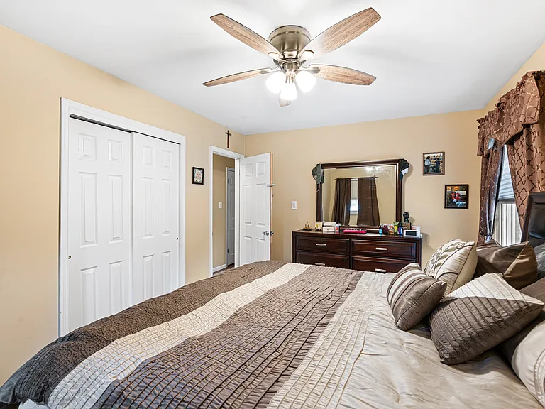 225 Karen Dr — Photo 7