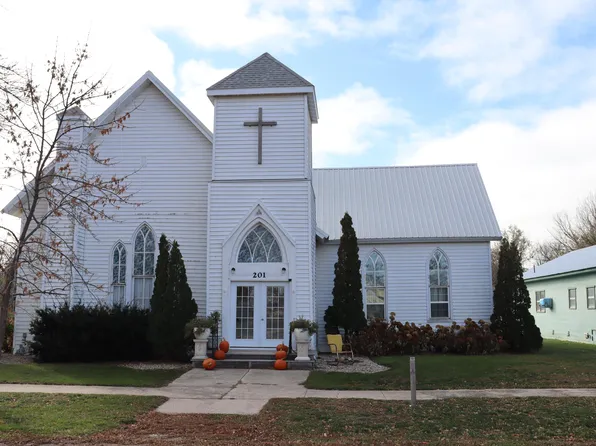 201 Main St W, Carthage, SD 57323