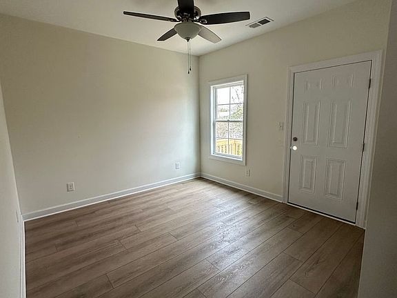 5th image of 906 Fort Totten Dr