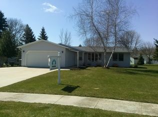 301 Pleasant Ct, Rosendale, WI 54974