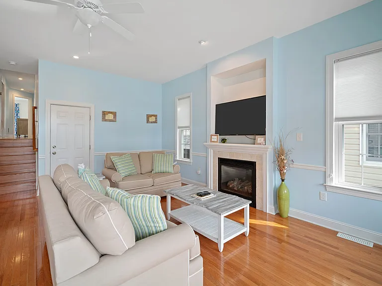 2720 Asbury Ave #1 — Photo 17