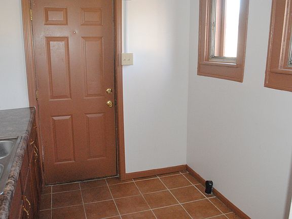 5th image of 3548 Evergreen Ave APT 3