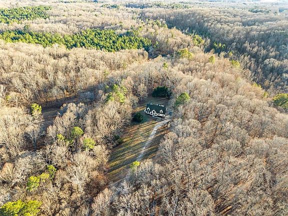 2nd image of 945 Hunter Rd