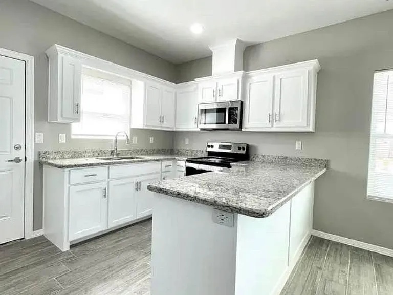 5204 S Dahlia St #2 — Photo 2