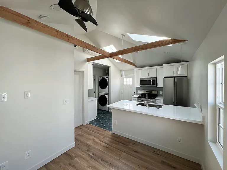 632 E 122nd St — Photo 11