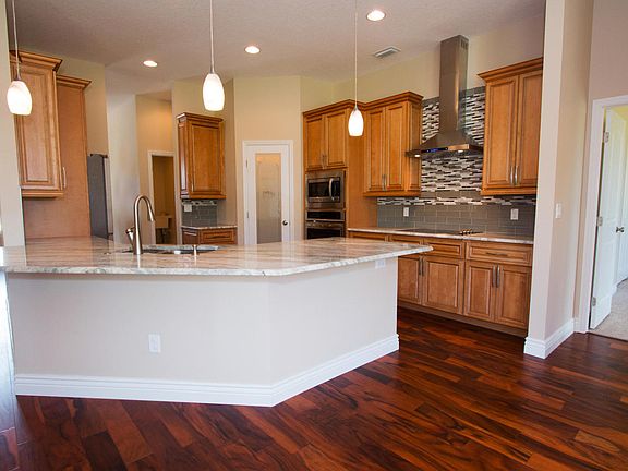 3rd image of 27 Dartmouth Trace