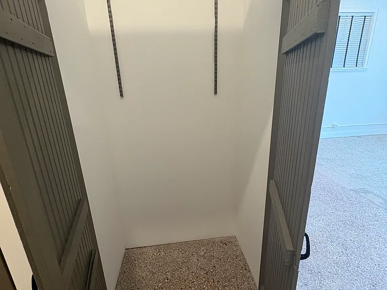 1513 N Western Ave #204 — Photo 8