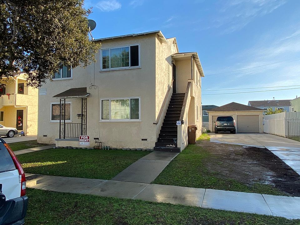 2nd image of 2112 W 103rd St