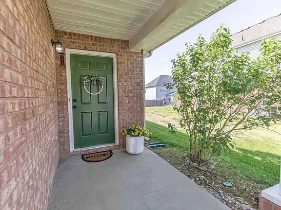 4th image of 2857 Meadow Gln