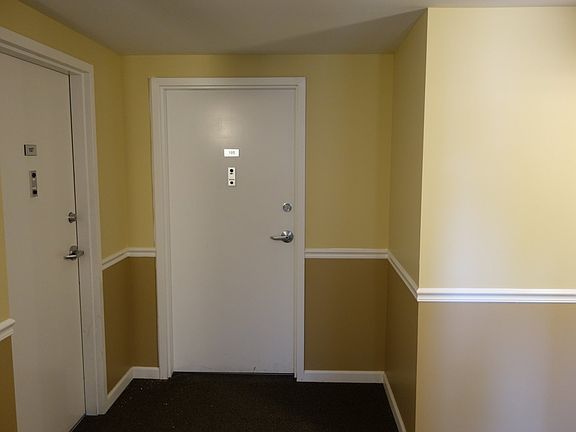 3rd image of 838 McIntosh Ct #15105