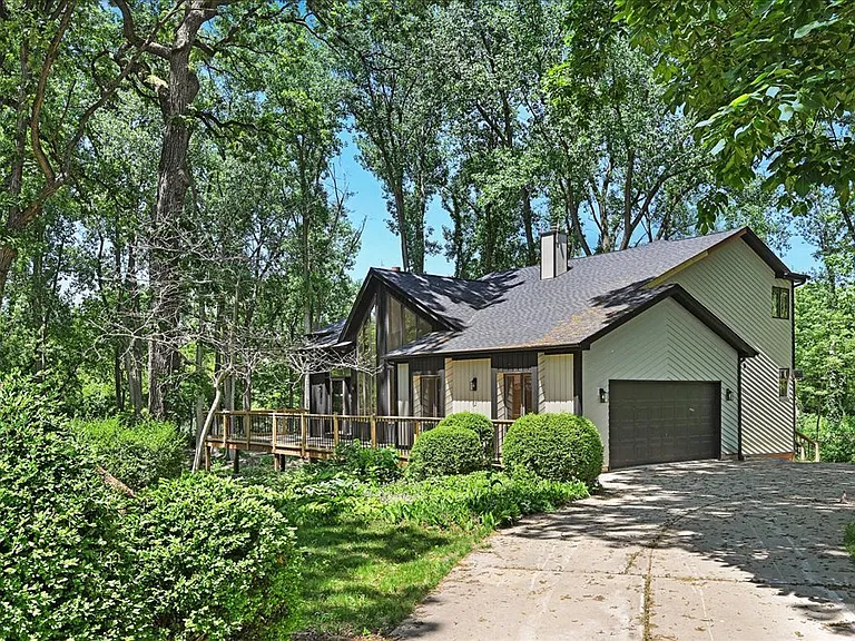 72 Hunter Ln — Photo 2