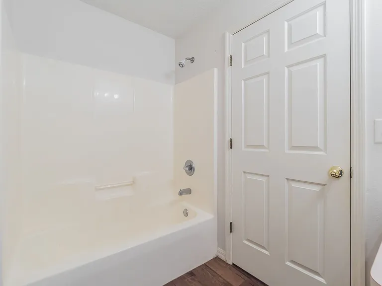 500 Paulling Dr #1 — Photo 10