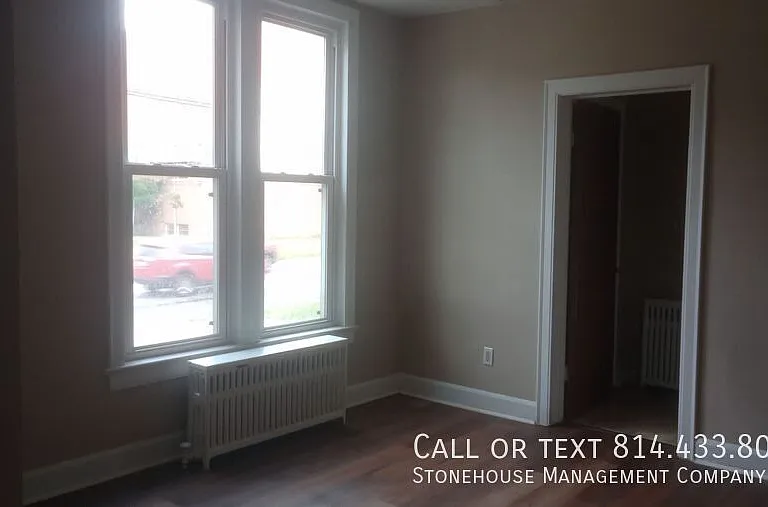 241 E 10th St #1 — Photo 5