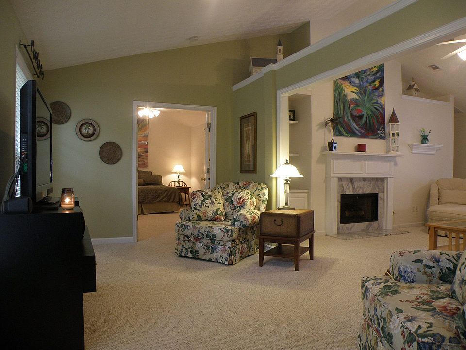 Split Bedroom Plan w/Sunroom off of Master