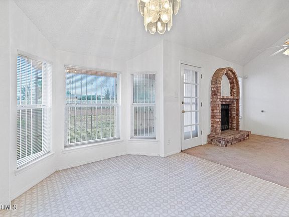 3rd image of 10916 Stonebridge Dr