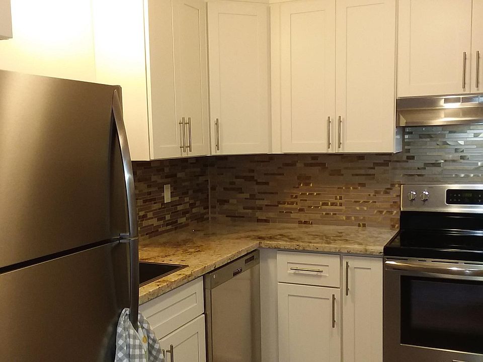 2nd image of 13293 Clairmont Way