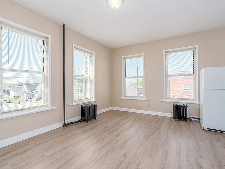 Karlton Apartments — Photo 12