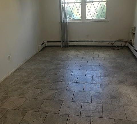4th image of 150 Cedar Ave
