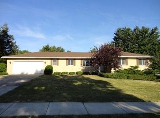 1821 Algonquin Dr, Baraboo, WI 53913