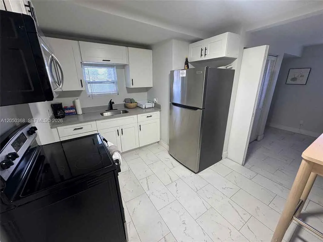 2211 Nw 82nd St # 2 Miami, Fl 33147 — Photo 3