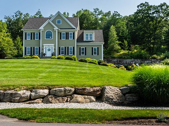 2nd image of 493 Taylor Rd