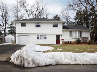 39-21 Van Riper Pl, Fair Lawn, NJ 07410