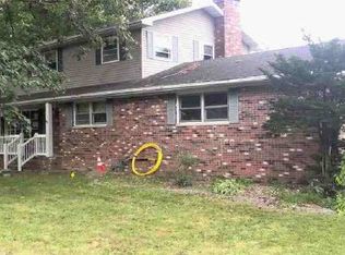 435 Bunker Hill Rd, Staunton, IL 62088