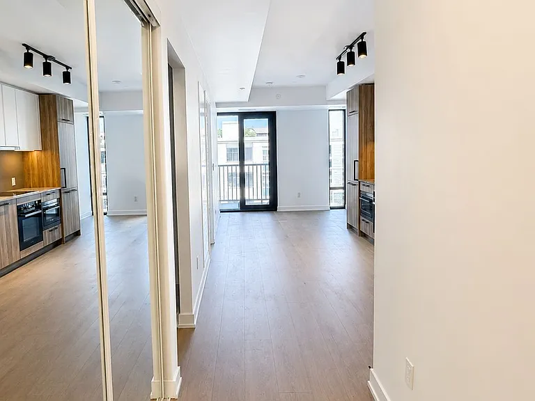 91 Montclair Ave #710 — Photo 7