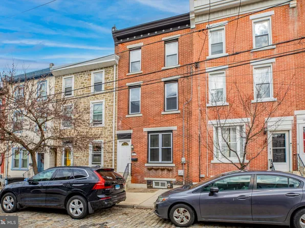4717 Smick St, Philadelphia, PA 19127