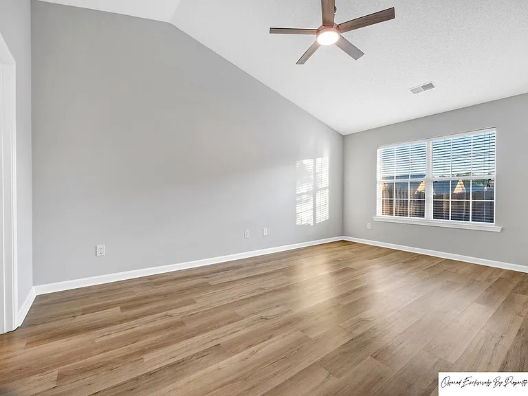 94 Currant Ln — Photo 13