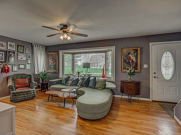 3rd image of 8430 Persimmon Grove Pike