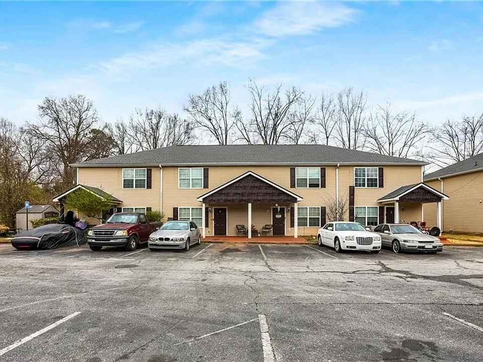 Maple Place Apartments