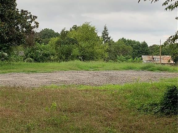 3rd image of 402 N Green St