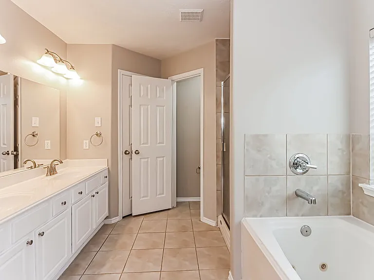 7510 Braeberry Ct — Photo 11