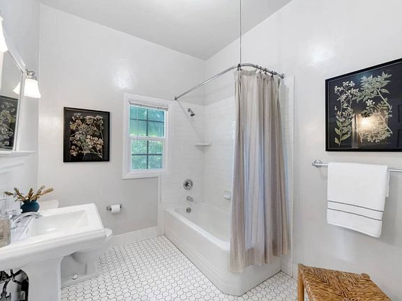 5th image of 1534 Garden St