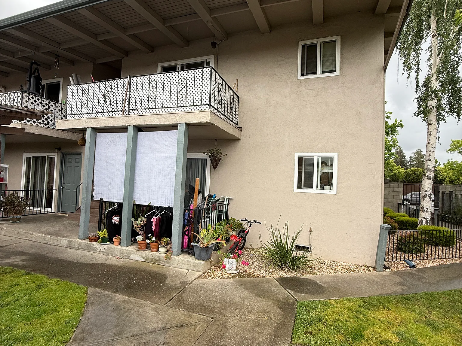 2 bed, 820 sqft, $2,995 — Photo 2