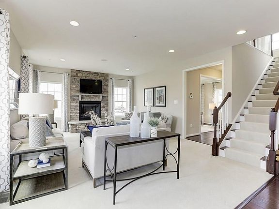 2nd image of 74 Stoneledge Way