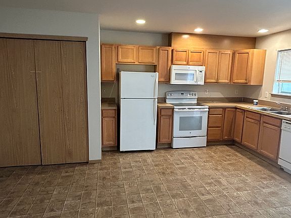 5th image of 4546 S Puget Sound Ave #D