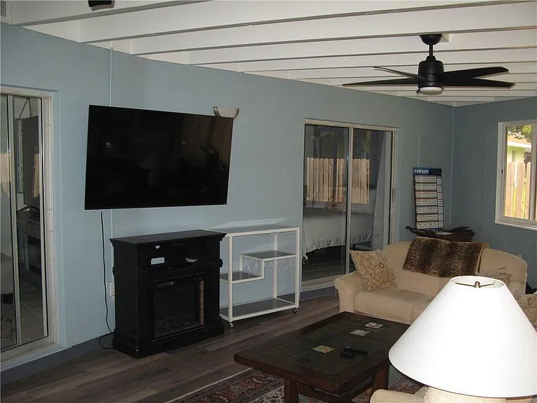 3700 Bay St — Photo 13